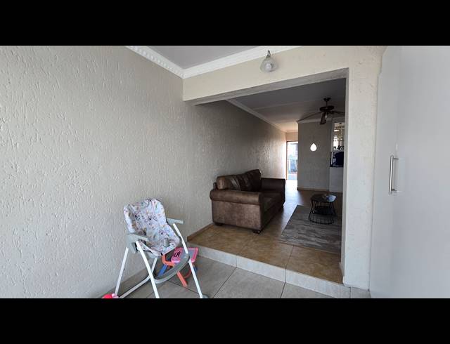 2 BEDROOM SECTIONAL TITLE FOR SALE IN MULBARTON